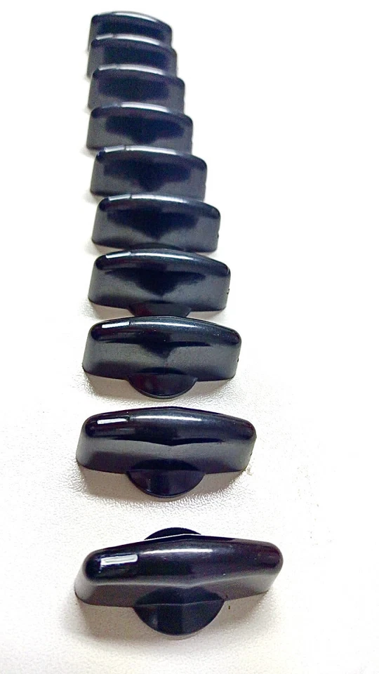 10 Vintage Audio Knobs. BAKELITE, complete with screws. - Image 4 of 4