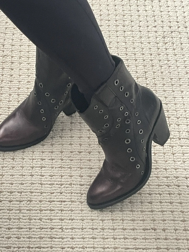 Ojal corto Frye Mustang 8M Foto 4 de 4