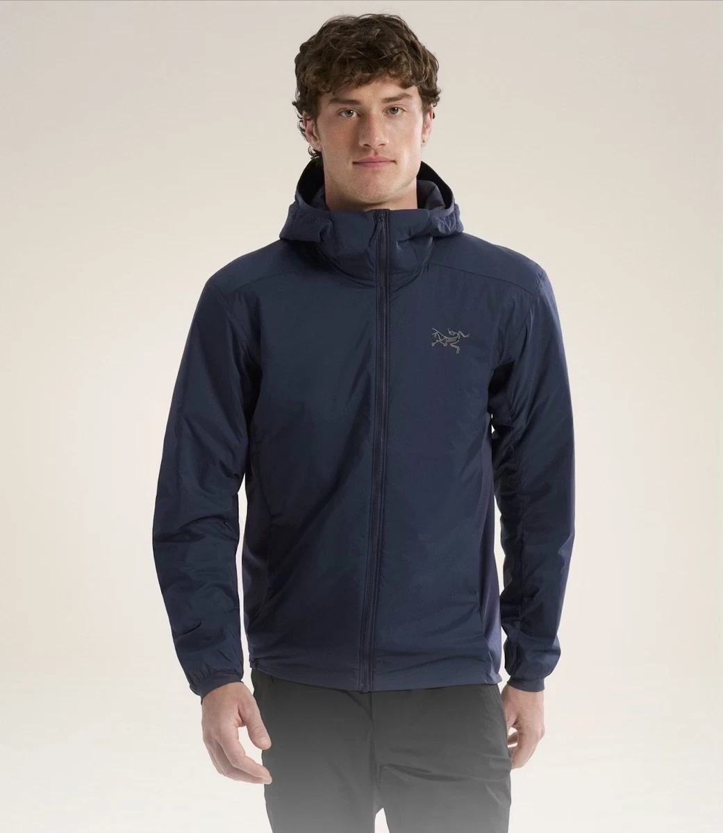 ARC'TERYX ネイビーフルジップジャケット Jacob Elordi's Culty Arc'teryx Rain Jacket Is On Sale Right Now