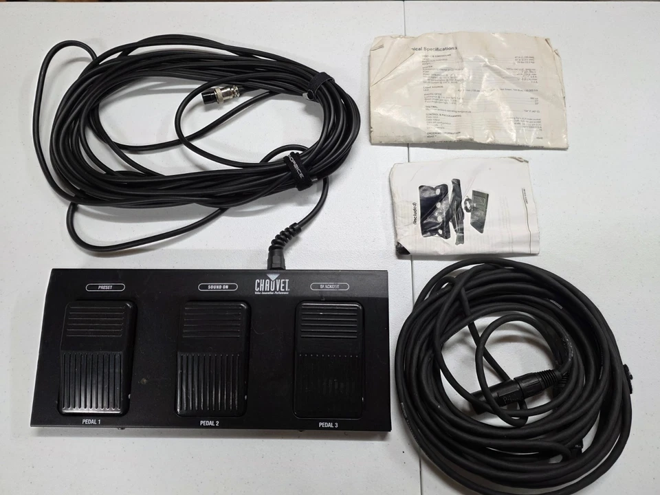 CHAUVET DJ 4BAR LED Light System, Bags. Footswitch, DMX cable-PAIR (2 sets) - Image 3 of 4