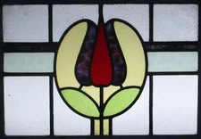 PRETTY FLORAL MIDSIZE OLD ENGLISH LEADED STAINED GLASS WINDOW 24.25" X 18.5"