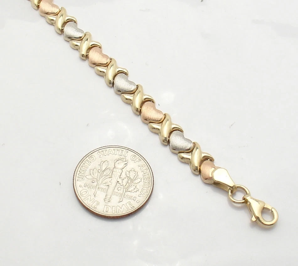 Hearts and kisses bracelet clearance