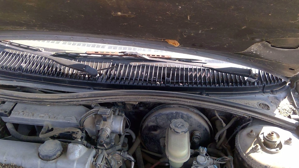 1993 Saturn Sw2 Windshield Wiper Cowl Vent Trim Panel Oem Grille Foto 3 de 4