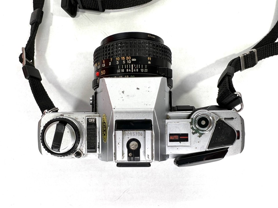 minolta-x-370-35mm-slr-film-camera-with-minolta-50mm-f1-7-lens-parts