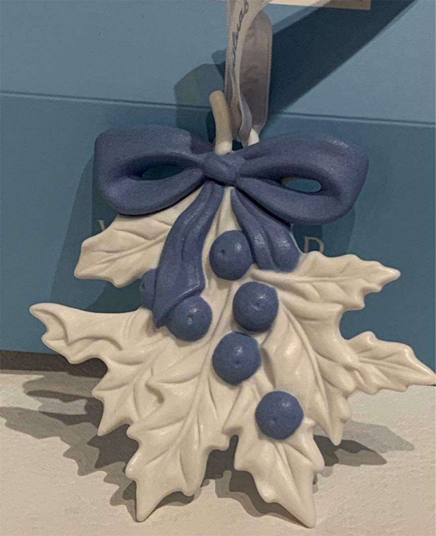 Wedgewood Ornament Holly Oferty wysyłkowe