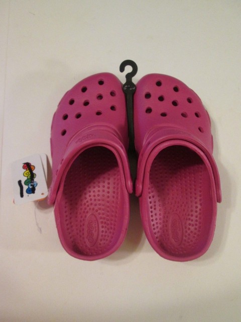 girls pink crocs