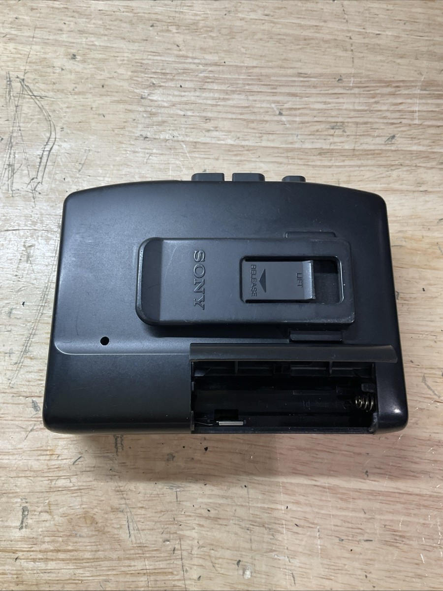 [メンテ可動]ソニーカセットウォークマンsony walkman WM-EX32 Sony Walkman WM-EX32 Portable Cassette Player READ