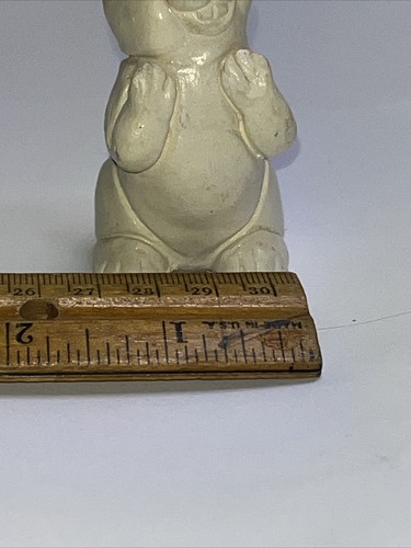 Statuina coniglietto vintage coniglietto gesso 3 1/2” H anni 40 occhi rosa naso orecchie - Foto 6 di 9