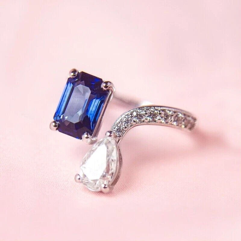 Anillo de plata 925 de 4 quilates con corte esmeralda de zafiro azul simulado enchapado en oro blanco de 14 k Foto 4 de 4