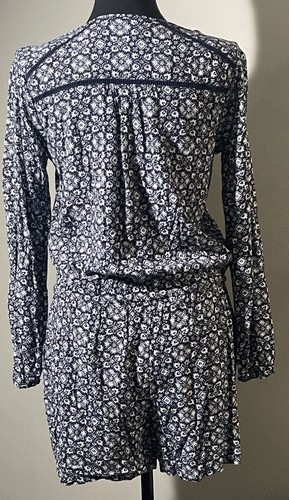 Gap Women’s Romper Navy White Floral Long Sleeve Front Easy Button Size XSmall - Picture 2 of 12