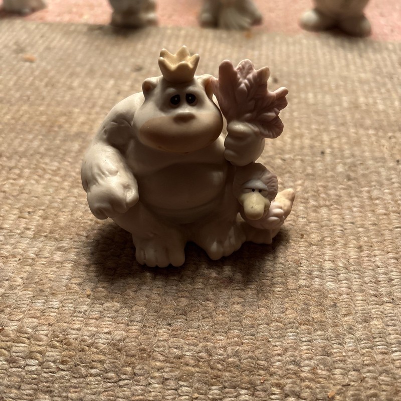Enesco Precious Moments Vintage 1989”To My Favorite Fan “Gorilla Figurine 521043
