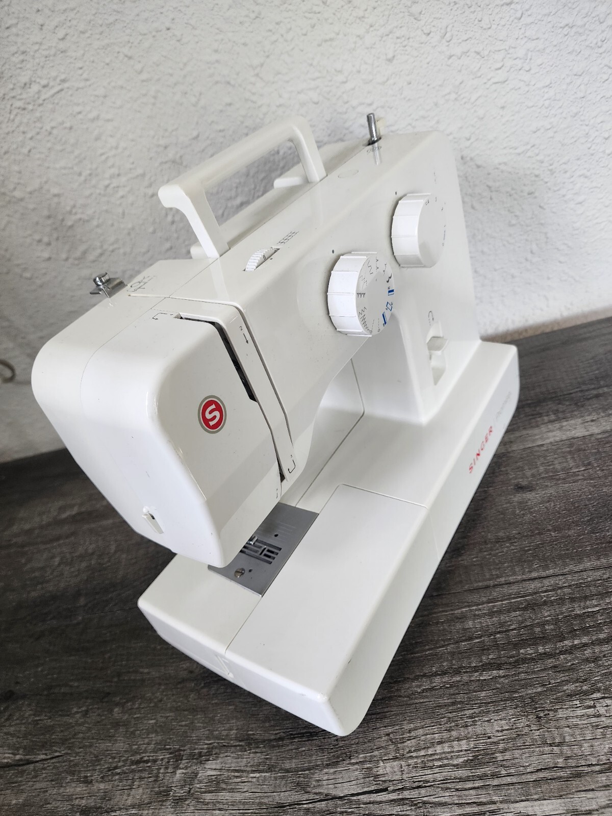 Singer Promise 1409 Electric Sewing Machine & Foot Pedal Controller eBay