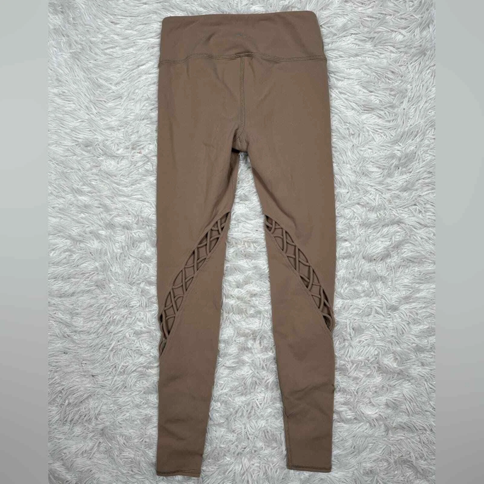 alo-yoga entwine yoga leggings