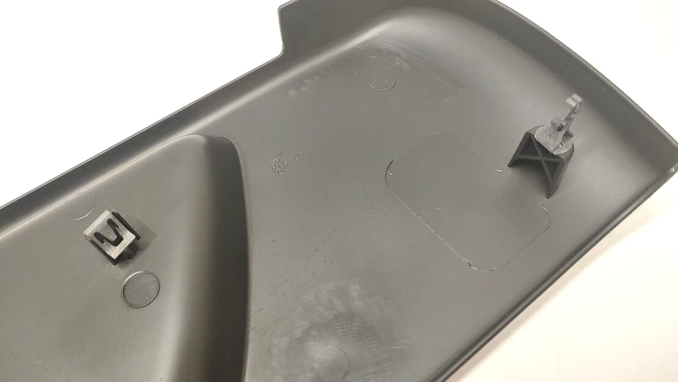 2005-2009 Chevrolet Trailblazer or GMC Envoy RH Seat Cover Manual Recline OEM - Image 4 of 4