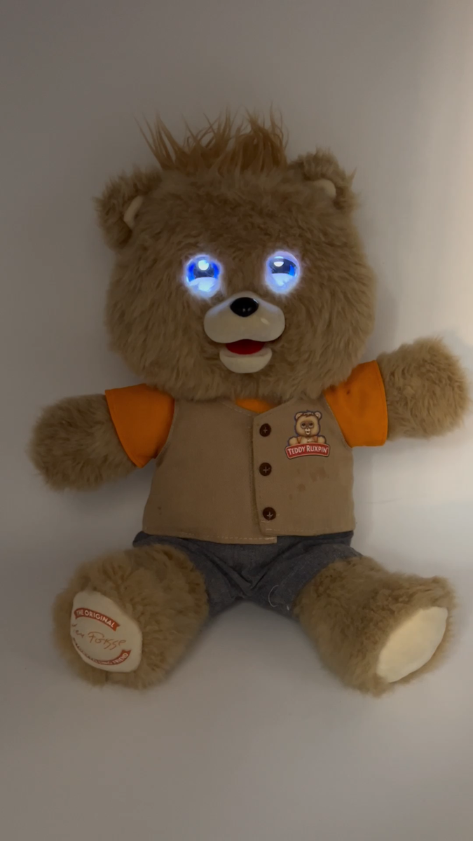 2017 Teddy Ruxpin Animated Storytime Magical Bear LED Blue Eyes
