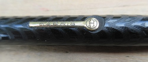 Vintage HARRIS Etched Black Fountain Pen - No Nib - Picture 3 of 7