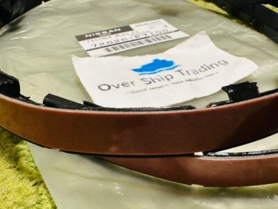 Nissan Genuine 280ZX 1979-1983 Front Windshield Lower Fastener