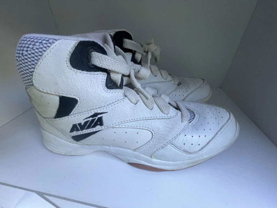 Vintage Rare Avia Aerobic Sneakers In White. Women Size 7 - Image 2 of 4