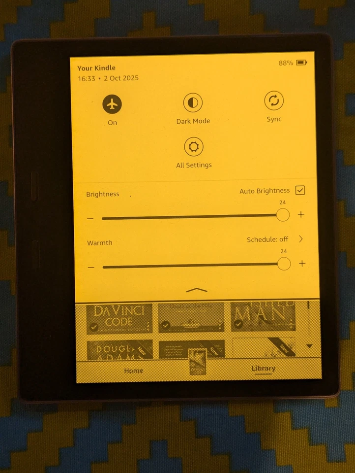 Amazon Kindle Oasis KO3 (10th generation) WiFi, 8GB, Warm Light, S8IN4O - Image 3 of 4