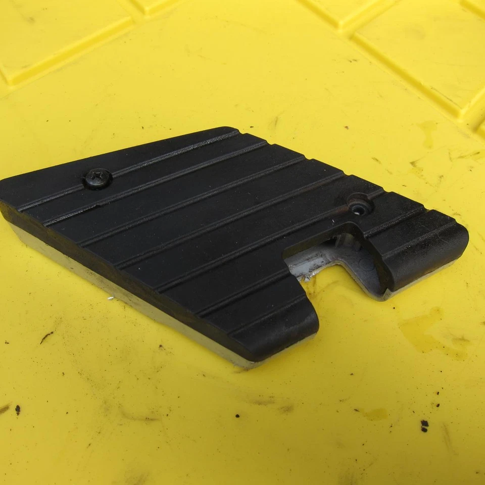 2007 KYMCO PEOPLES 250 OEM RIGHT FRONT FOOT REST PEG STEP - Image 2 of 4