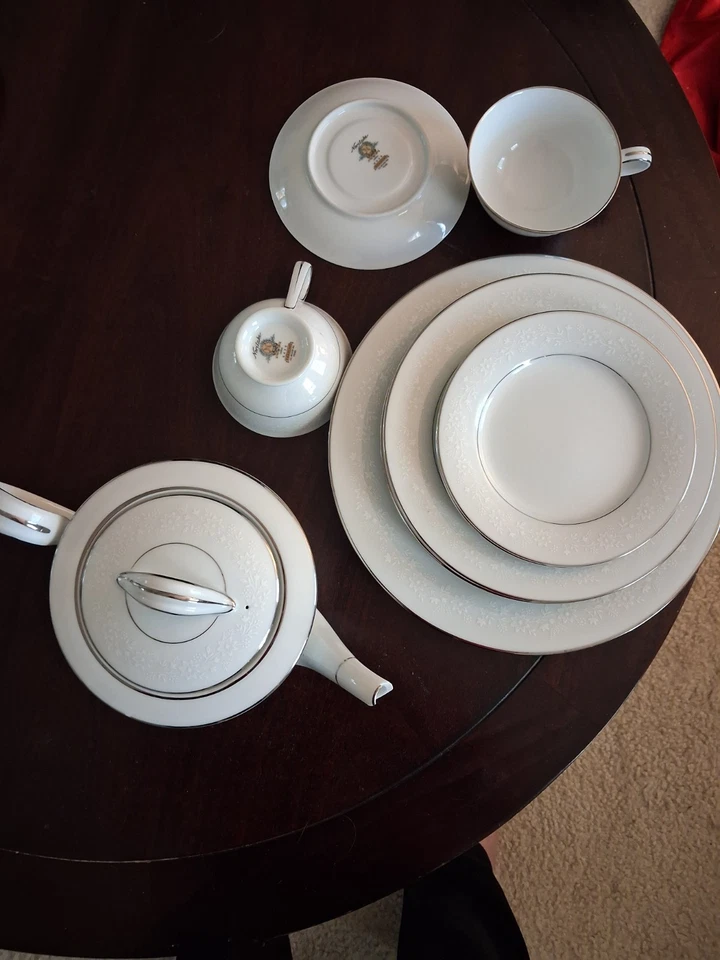 Artículos de cena Noritake Buckingham de 10 piezas Foto 4 de 4