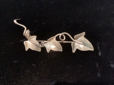 AUTHENTIC SIGNED UNIQUE STERLING SILVER 3 LEAF BROOCH PIN MUST SEE NO RESERVE