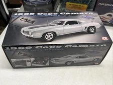 ACME: 1:18 SCALE 1969 CAMARO COPO DICK HARRELL DIECAST! SILVER! NEW IN BOX!!