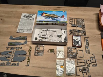 Bausatz Tamiya Republic P-47D Thunderbolt Razorback 61086 Modellbau + Zubehör