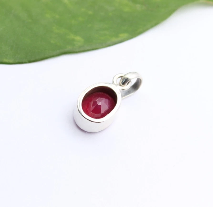 Rubin Anhänger gefasst 925 Silber Edelstein Rot Oval facettierte Edel Geschenk - Bild 4 von 4