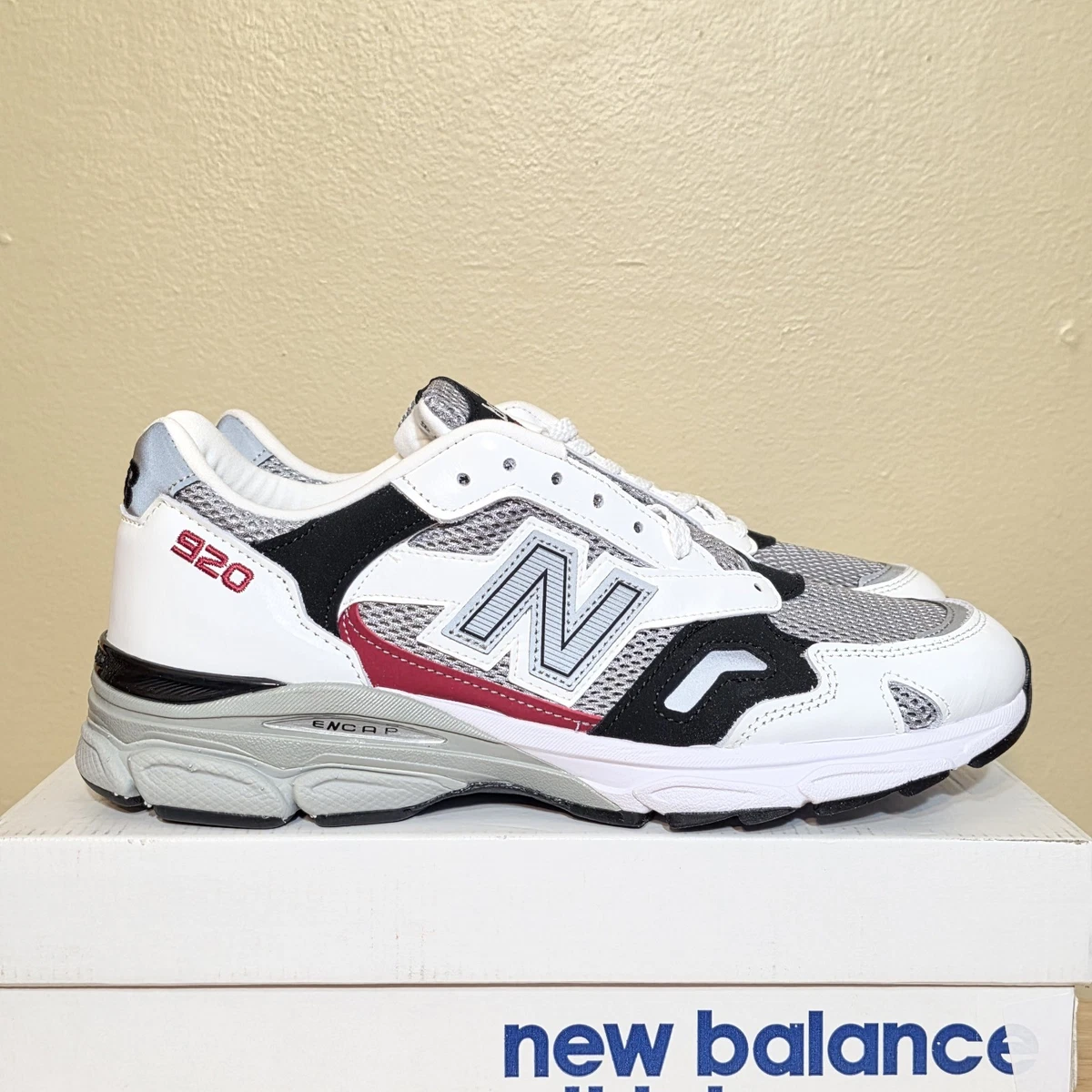 New Balance 920 40th Anniversary Made In England MiUK White Red M920UKF Men\'s 9 New Balance 920 Made in England 40th Anniversary for Sale  main image 2