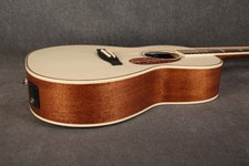 PRS SE P20E Electro-Acoustic-Antique White-2nd Hand