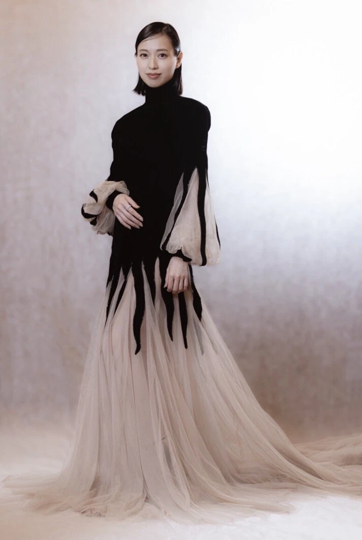 Robe de soirée Gucci en velours de soie brodée avec étiquettes PRIX CONSEILLÉ 35 USD