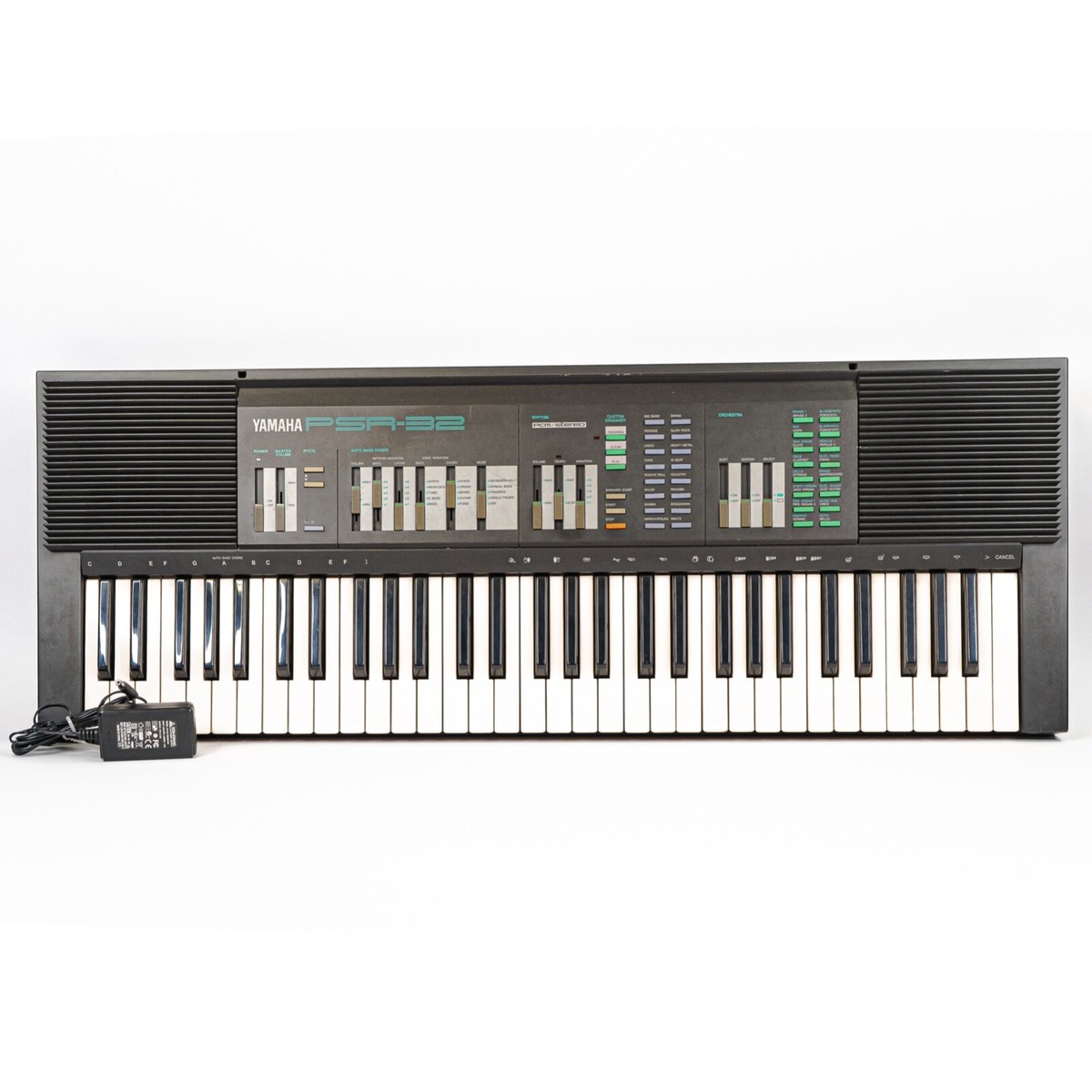 Yamaha PSR-32 61-Key Keyboard / Synthesizer with Power Yamaha PSR-32 61-Key Keyboard / Synthesizer with Power