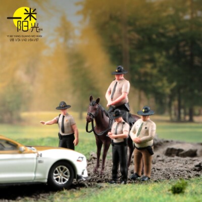 Diorama Props Resin 1/43 American Policeman Toys 4pcs Scene Figure Painted Doll