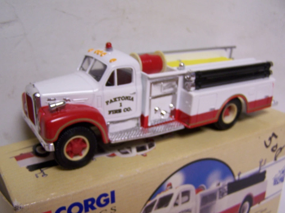 USED Corgi 98486 , Paxtonia Fire CO Mack B Series Fire Truck, Read Description - Image 2 of 4