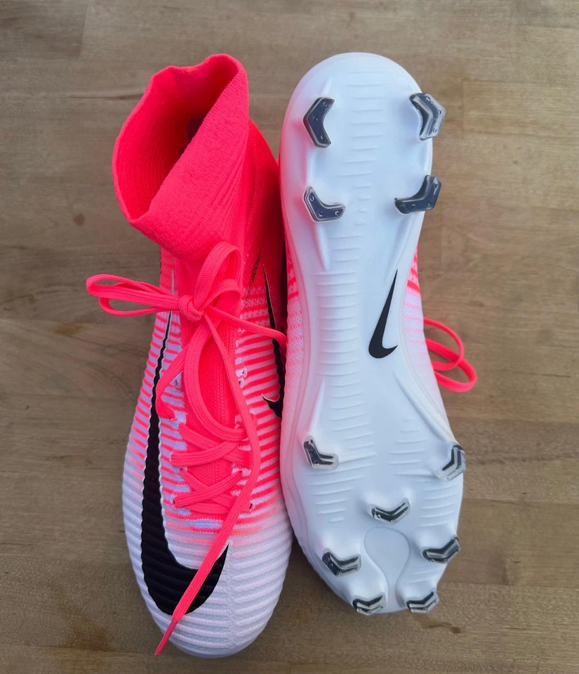 Botines de fútbol Nike Mercurial Superfly para hombre talla 9,5 de Estados Unidos Foto 2 de 4