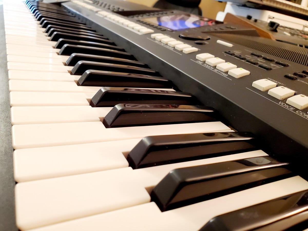 MUST SEE!!! YAMAHA PSR A2000 ORIENTAL ARRANGER WORKSTATION IN