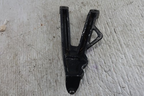 Triumph TT600 Speed Four Daytona 600-650 Rear Right Footpeg Hanger Mount - Picture 9 of 9