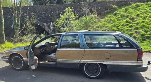 Buick Roadmaster Estate Wagon 1993 - Picture 1 of 20