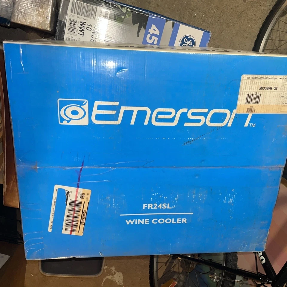艾默生 8 瓶葡萄酒冷藏箱 冰箱 FR24SL 全新 密封盒 — 第 2/4 张图片