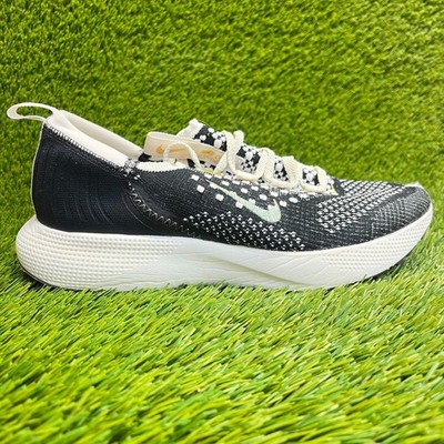 Nike React Escape RN Flyknit Womens Size 9 Black Athletic Running Shoes Sneakers