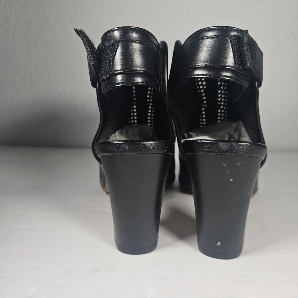 Tacones botín de cuero sintético Merona para mujer perforados 8,5 negros Foto 4 de 4