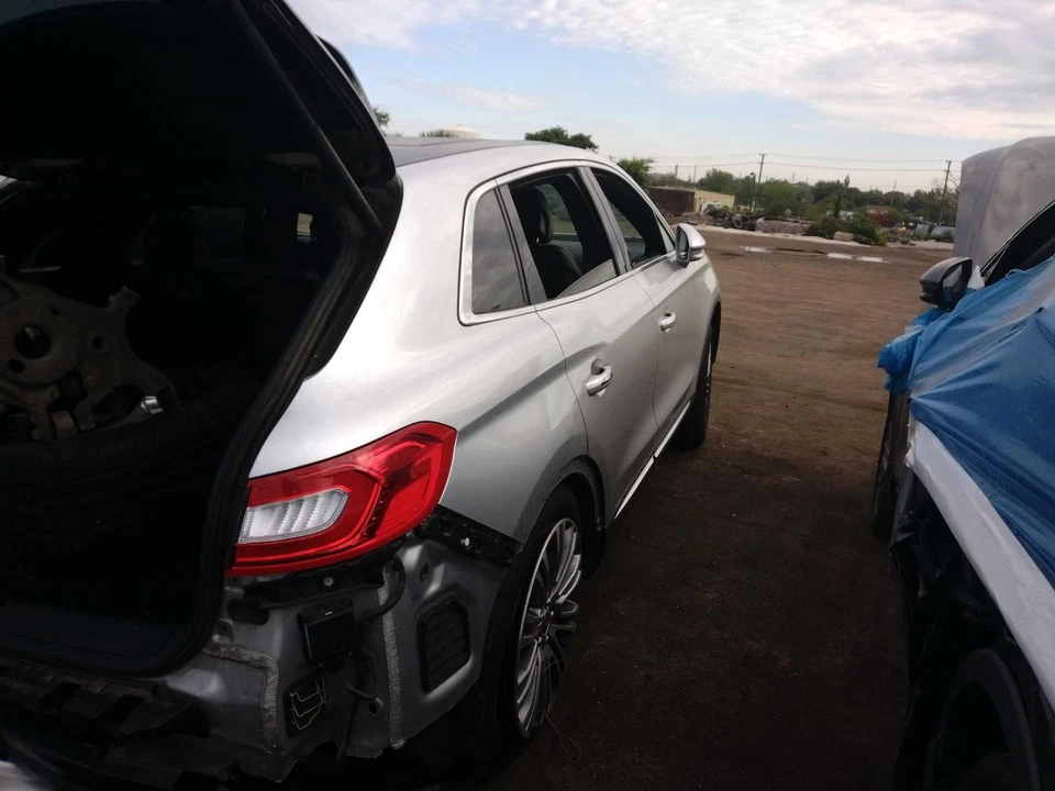 Capucha usada se adapta a: Lincoln MKX Grado A 2017 Foto 4 de 4