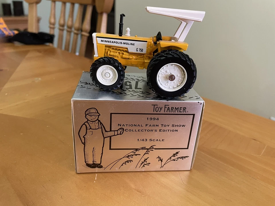 1994 / 1995 Toy Farmer Show Tractors 1/43 Allis Chalmers and Minneapolis Moline - Image 2 of 4