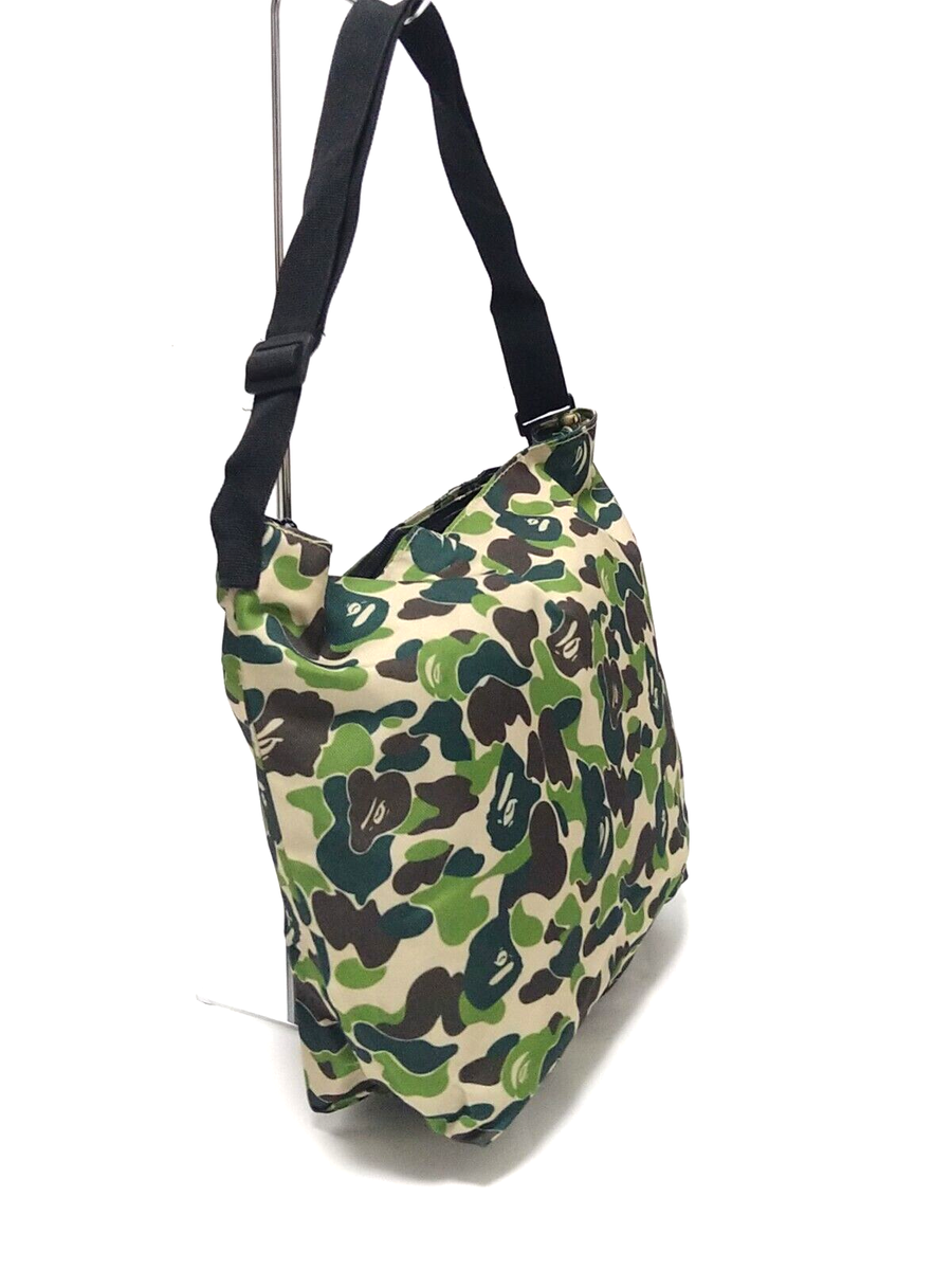 バッグ A BATHING APE CAMO QUILTINGOON BAG A BATHING APE Bape Limited Shark tote Pouch Bag Camouflage