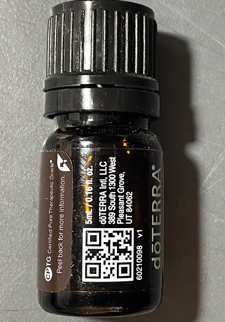 お正月特別値下げ　新品未開封doTERRA サンダルウッド　5ml お正月特別値下げ 新品未開封doTERRA サンダルウッド 5ml