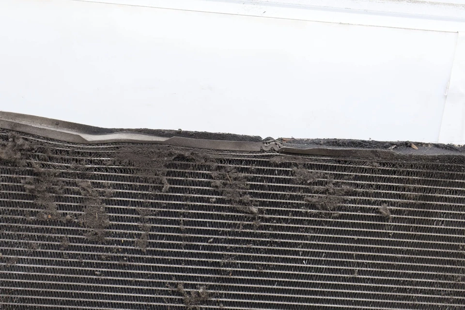 2011-2018 AUDI A8 QUATTRO - Radiator 4H0121251B - Image 2 of 4