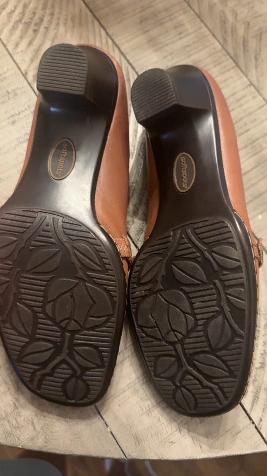 Zapatos de cuero marrón Softspots para mujer talla 8 Foto 3 de 4