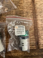cerus industrial cb2B71v73 green light lot of 5
