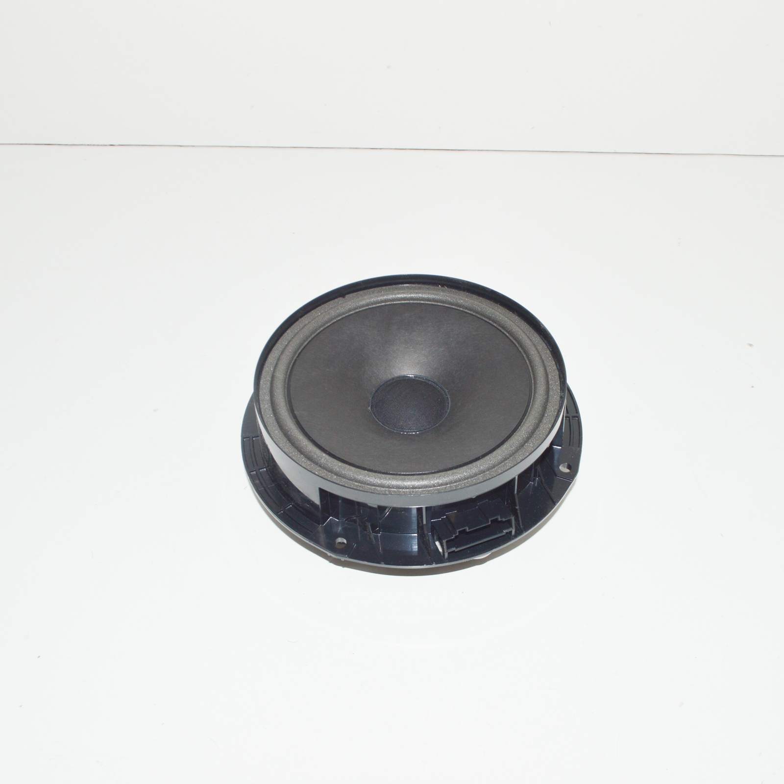 NEW VOLKSWAGEN CC REAR RIGHT DOOR BASS LOUDSPEAKER 3C8035453 3C8